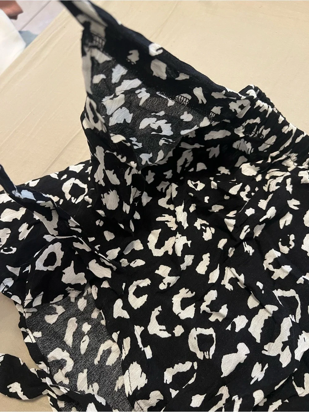 ✨ 5/$25 ✨ Lulu’s Yana Black and White Leopard Print Shorts